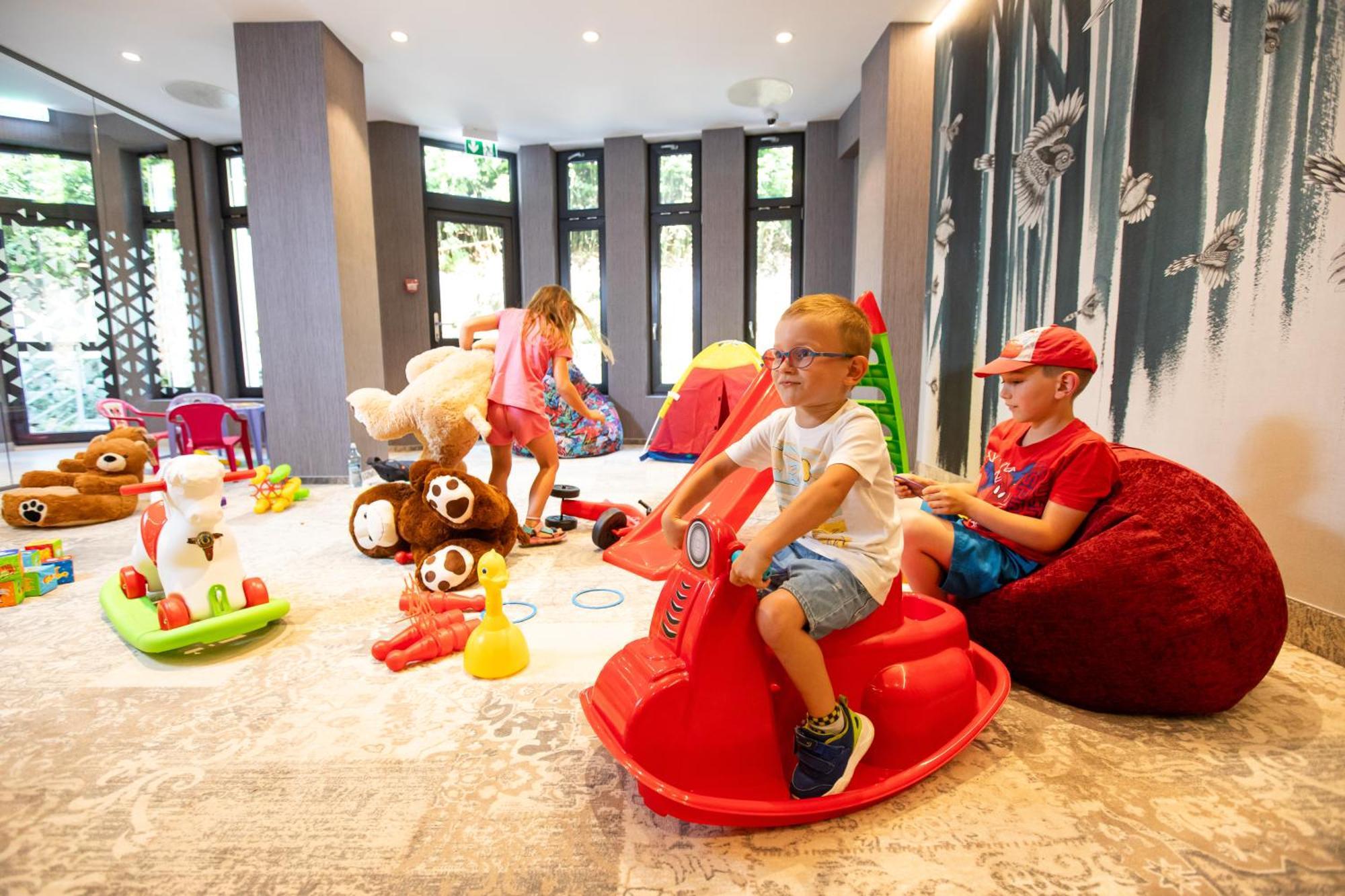 Hotel Crystal Wellness & Spa Superior Совата Экстерьер фото